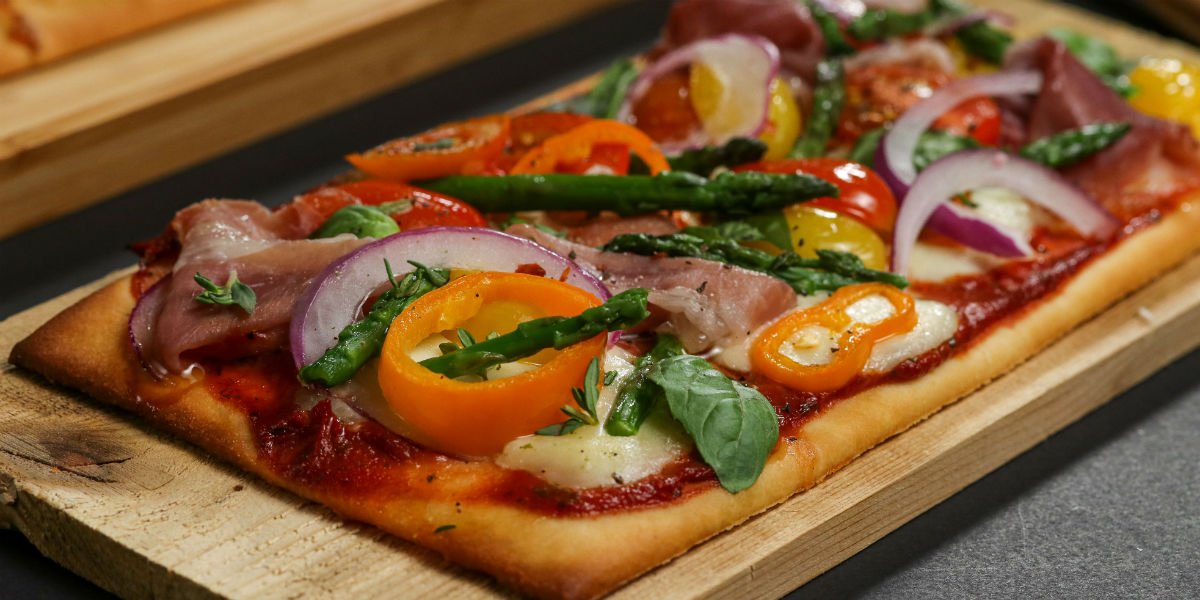 gluten-free asparagus prosciutto flatbread