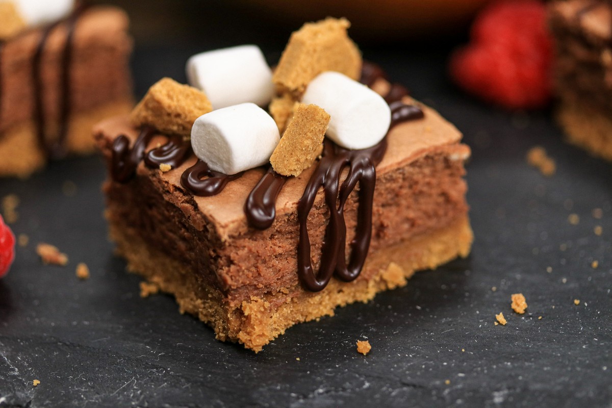 Smoreables Cheesecake Bars