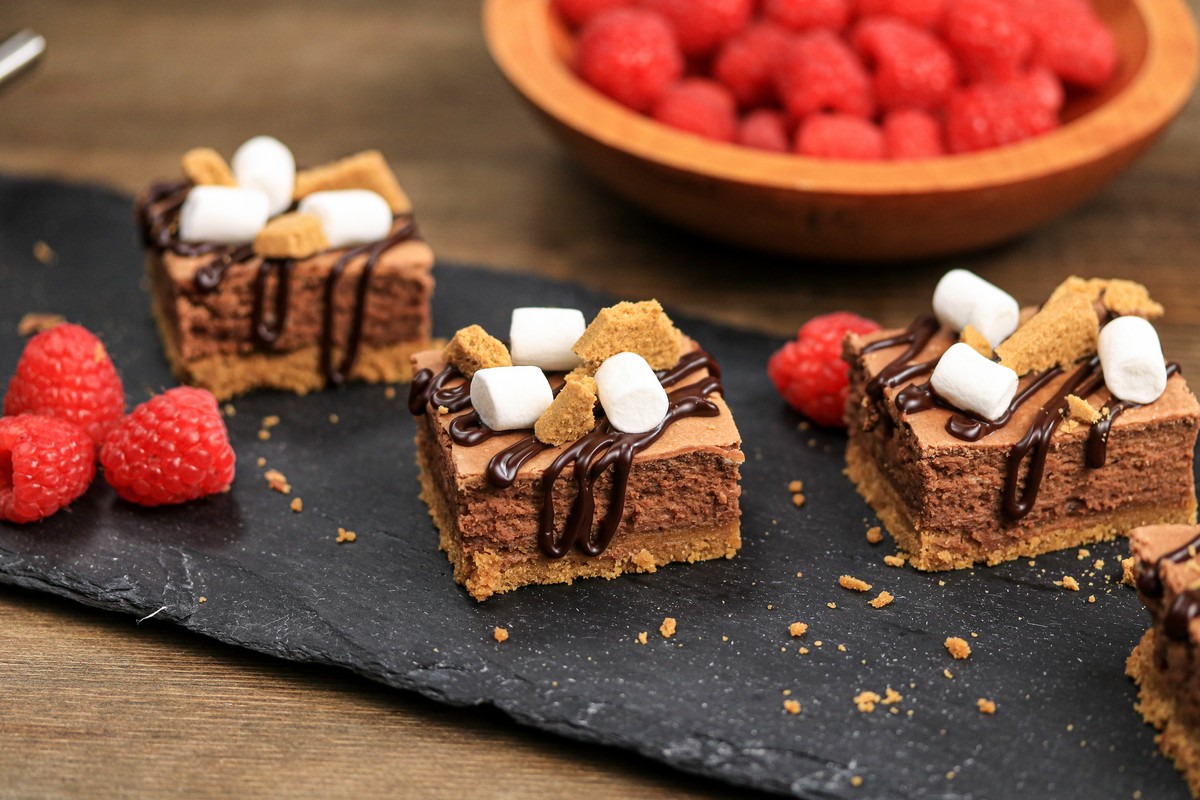 Smoreables Cheesecake Bars