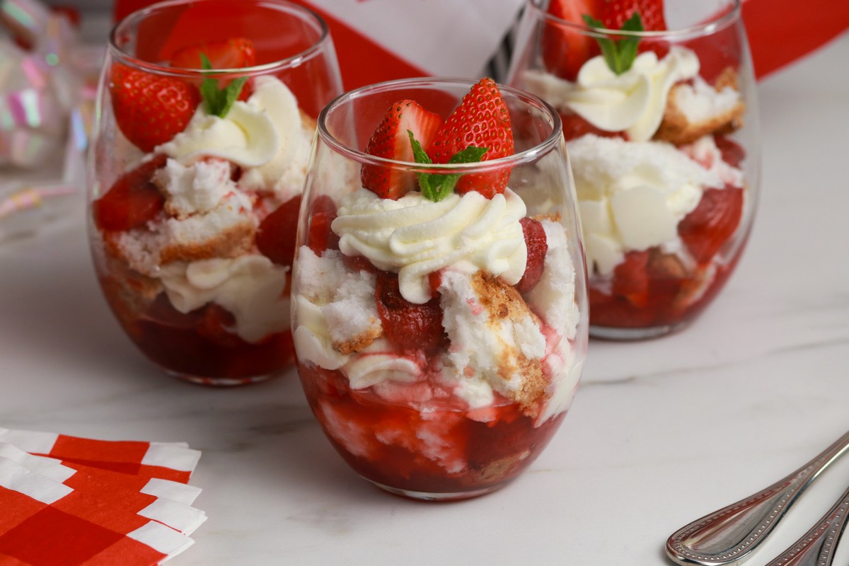 gluten-free strawberries & cream parfait