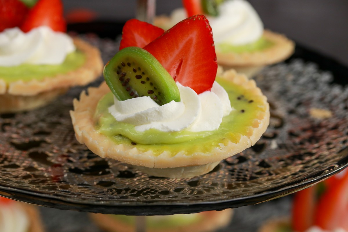 gluten-free strawberry kiwi tarts