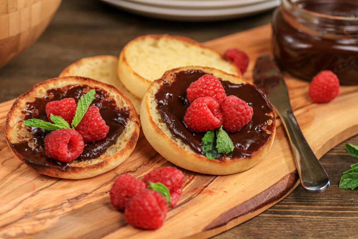 Traditional English Muffin Chocolate Spread gluten-free