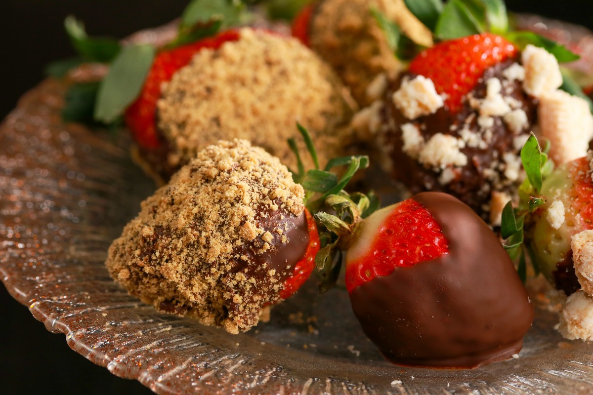 Valentine Dipped Strawberries Gluten-free